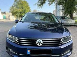 Volkswagen Passat foto 2