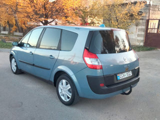 Renault Grand Scenic foto 2