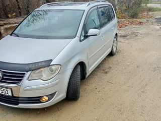 Volkswagen Touran foto 3