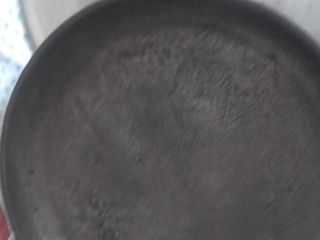 Чугунная сковорода 29 см и 3.5 см в. новая  Белориссия крышки алюминий б/у 35  -100 lei. foto 5