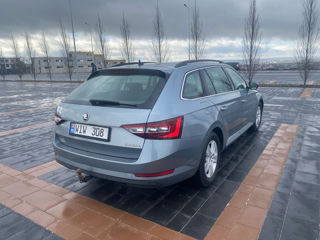 Skoda Superb foto 3