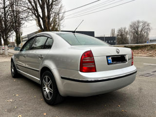 Skoda Superb foto 4