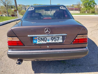 Mercedes Series (W124) foto 3