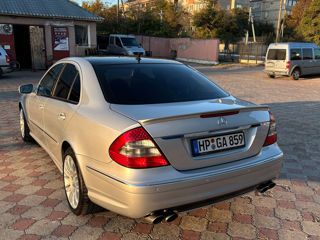 Mercedes E-Class foto 2