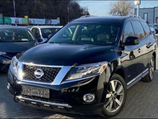 Nissan Pathfinder foto 1