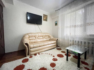 Apartament cu 2 camere, 55 m², Buiucani, Chișinău foto 2