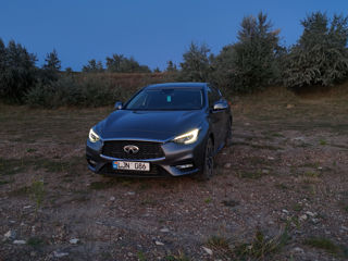 Infiniti Q30 foto 2