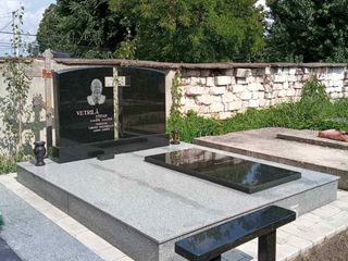 Monumente funerare din granit - Proiecte - Monumente Premium
