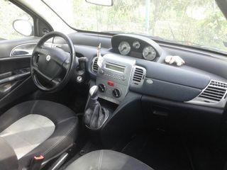 Lancia Ypsilon foto 4