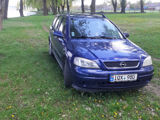 Opel Astra foto 1