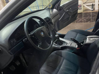 BMW 5 Series foto 8