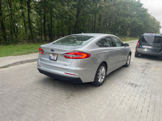 Ford Fusion foto 4