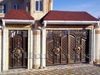 Перила, ворота, заборы, решётки , козырьки,  металлические двери  и другие изделия из металла.