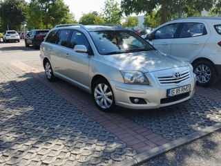 Toyota Avensis foto 2