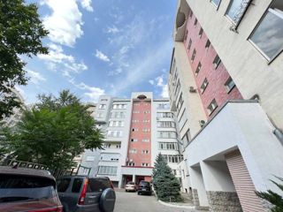 Apartament cu 3 camere, 120 m², Centru, Chișinău