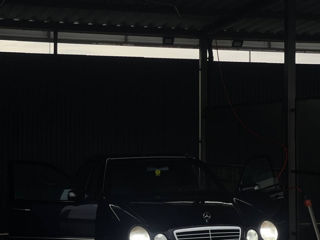 Mercedes E-Class foto 2