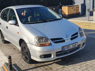 Nissan Almera Tino