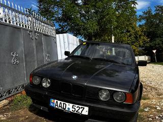 BMW 5 Series foto 1