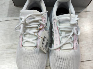 Кроссовки Adidas. Новые. 39,5 размер (25,5 см стелька) фото 1