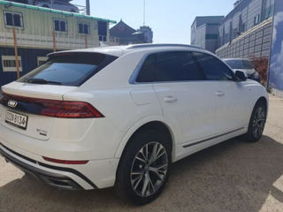 Audi Q8 foto 2