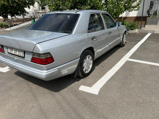 Mercedes Series (W124) foto 3