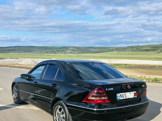 Mercedes C-Class фото 7