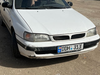 Toyota Carina foto 1