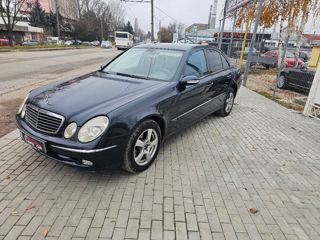 Mercedes E-Class foto 9