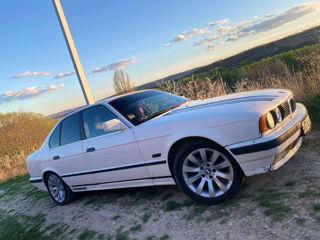 BMW 5 Series foto 2