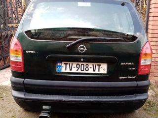 Opel Zafira foto 1