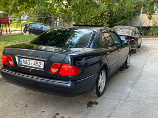 Mercedes E-Class foto 3