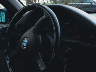 BMW 5 Series foto 2