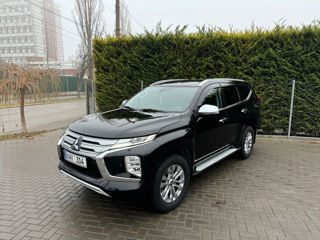 Mitsubishi Pajero Sport foto 3