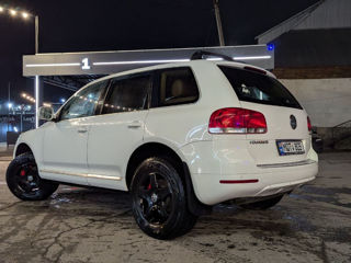 Volkswagen Touareg foto 2