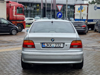 BMW 5 Series foto 5