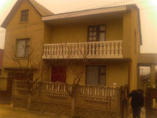 Se vinde casa cu 2 etaje la ciorescu- chisinau    cu fintina,sarae si o casoae (vremeanca),in ograda foto 3