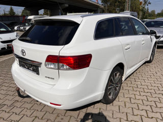 Toyota Avensis foto 4