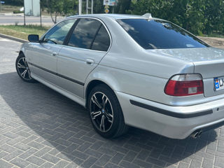 BMW 5 Series foto 5