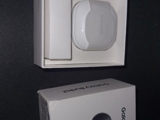 Galaxy buds 2 (numai balti.complect noi cumpartae pe data de 2 decembrie cu garantie) foto 2