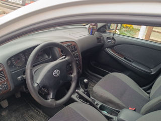 Toyota Avensis foto 4