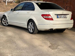 Mercedes C-Class foto 2