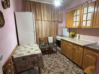 Apartament cu 2 camere, 50 m², Botanica, Chișinău foto 3