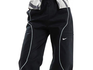 Vand pantaloni Nike noi , originali