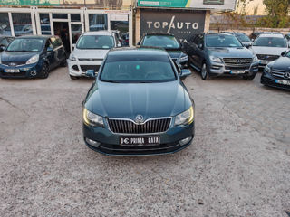 Skoda Superb foto 2