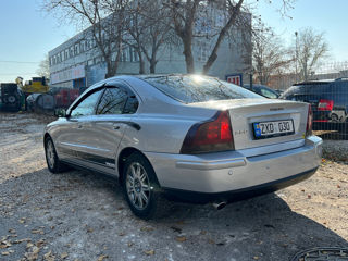 Volvo S60 foto 3