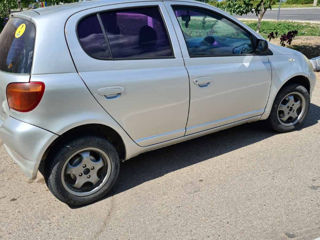 Toyota Yaris foto 2