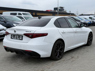 Alfa Romeo Giulia foto 3