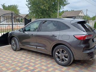 Ford Kuga foto 1