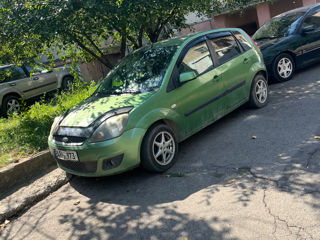 Ford Fiesta foto 4