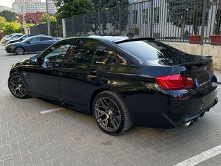 BMW 5 Series foto 3